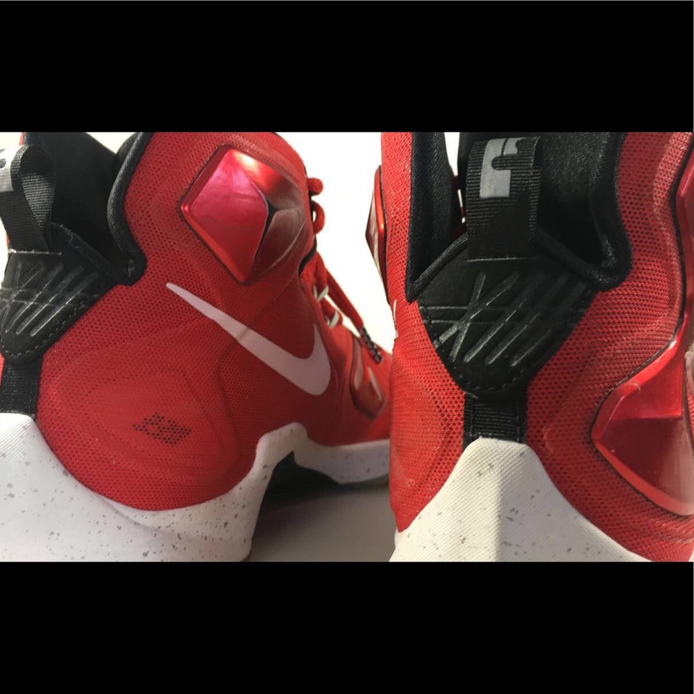 Lebron 13 University Red Men’s size 10.5 - Picture 6 of 7